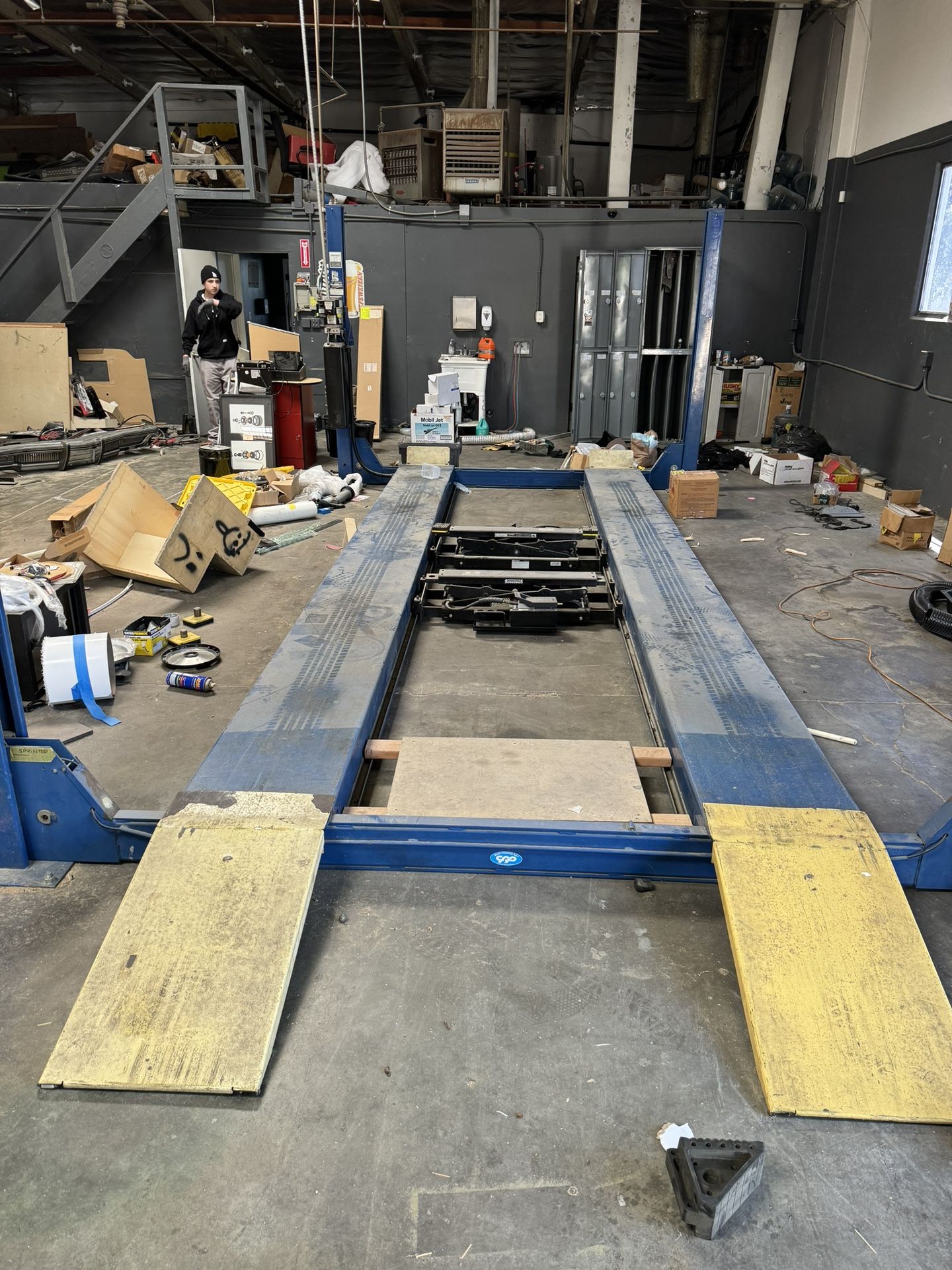 Bendpak HDS14X Heavy Duty Car Lift for Sale in Gardena, CA OfferUp