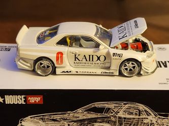 1/64 Kaido House Nissan Skyline Gt-R R-34 (White)