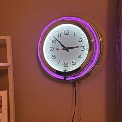 Neon Wall Clock Purple/pink Silver