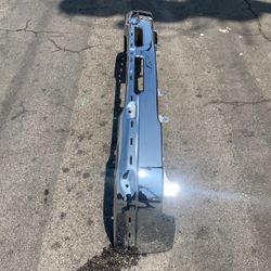 Chevy Silverado / Avalanche Front Bumper OEM 2003 2004 2005 2006 2007