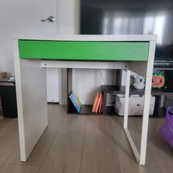 IKEA Micke Desk