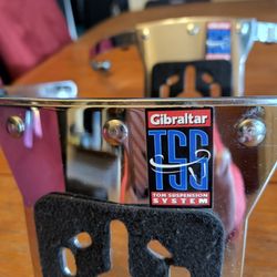 Drum suspension mounts.