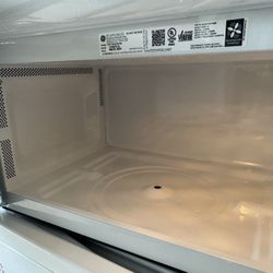 ge Microwave Brand New 