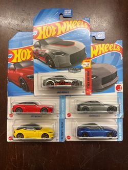 Hot Wheels 2023 Nissan Z 5-Car Lot