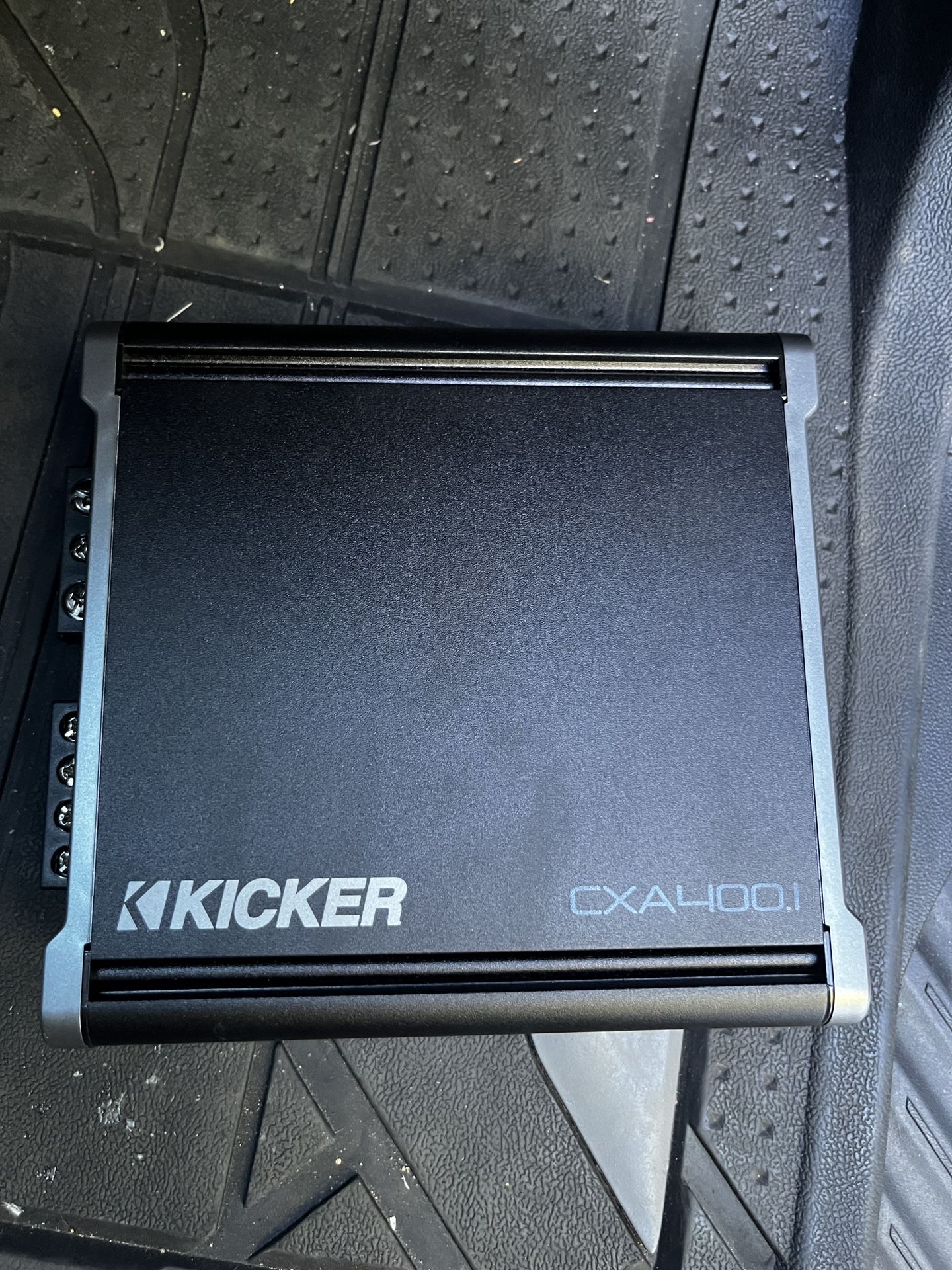 Kicker CXA400I Class D Amplifier 