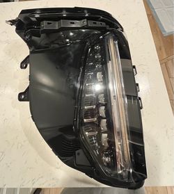 2025-2026 CADILLAC ESCALADE ESV LEFT DRIVER HEADLIGHT LED OEM (contact info removed)6