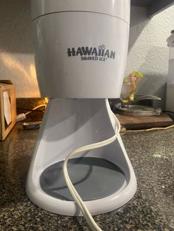 Snow cone machine