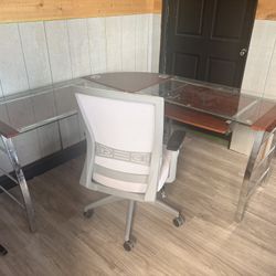 3 Office Desks - 3 Office Chairs