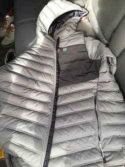 Brand new with original tag mountain hardwear down jacket size M