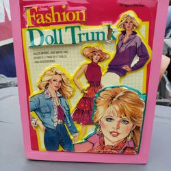 Vintage Fashion doll trunk