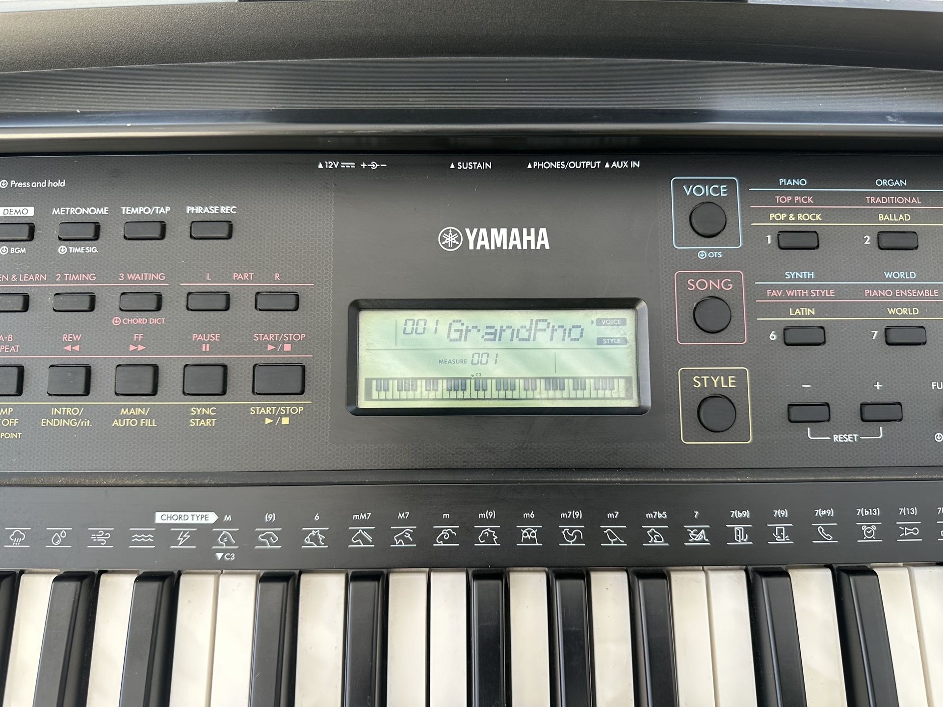 YAMAHA PSR-E273 Keyboard