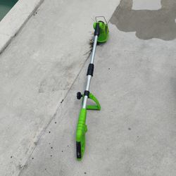 Cortador de hierva eléctrico perfecto estado