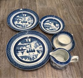 Elegant, Exquisite, Vintage Mottahedeh Historic Charleston Blue Canton Vista Alegre China Set