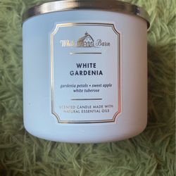White Gardenia Cabdle