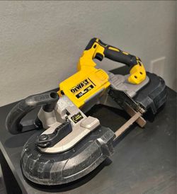 No battery DeWalt band saw deep cut