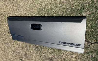 Chevrolet Silverado 2002 tailgate