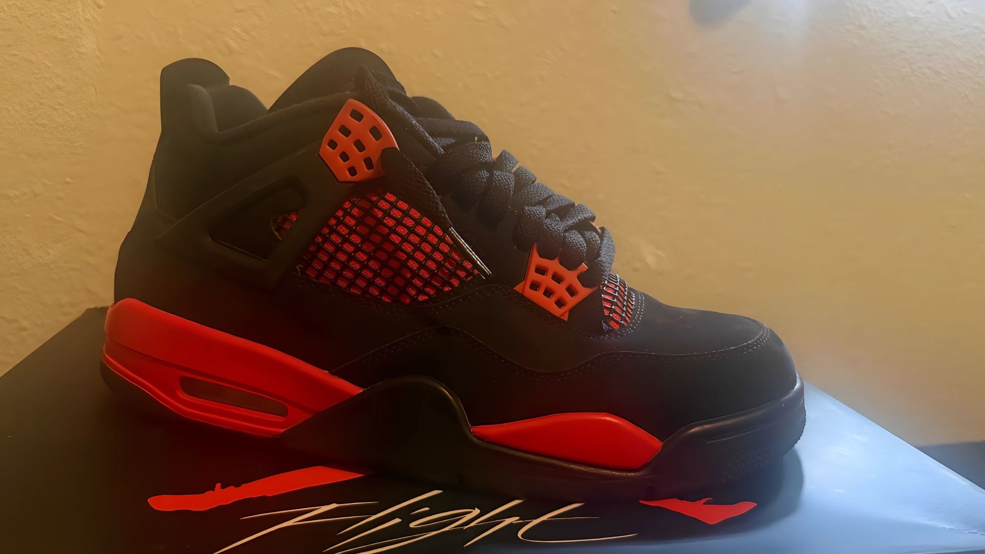 Air Jordan 4 Red Thunder Retro