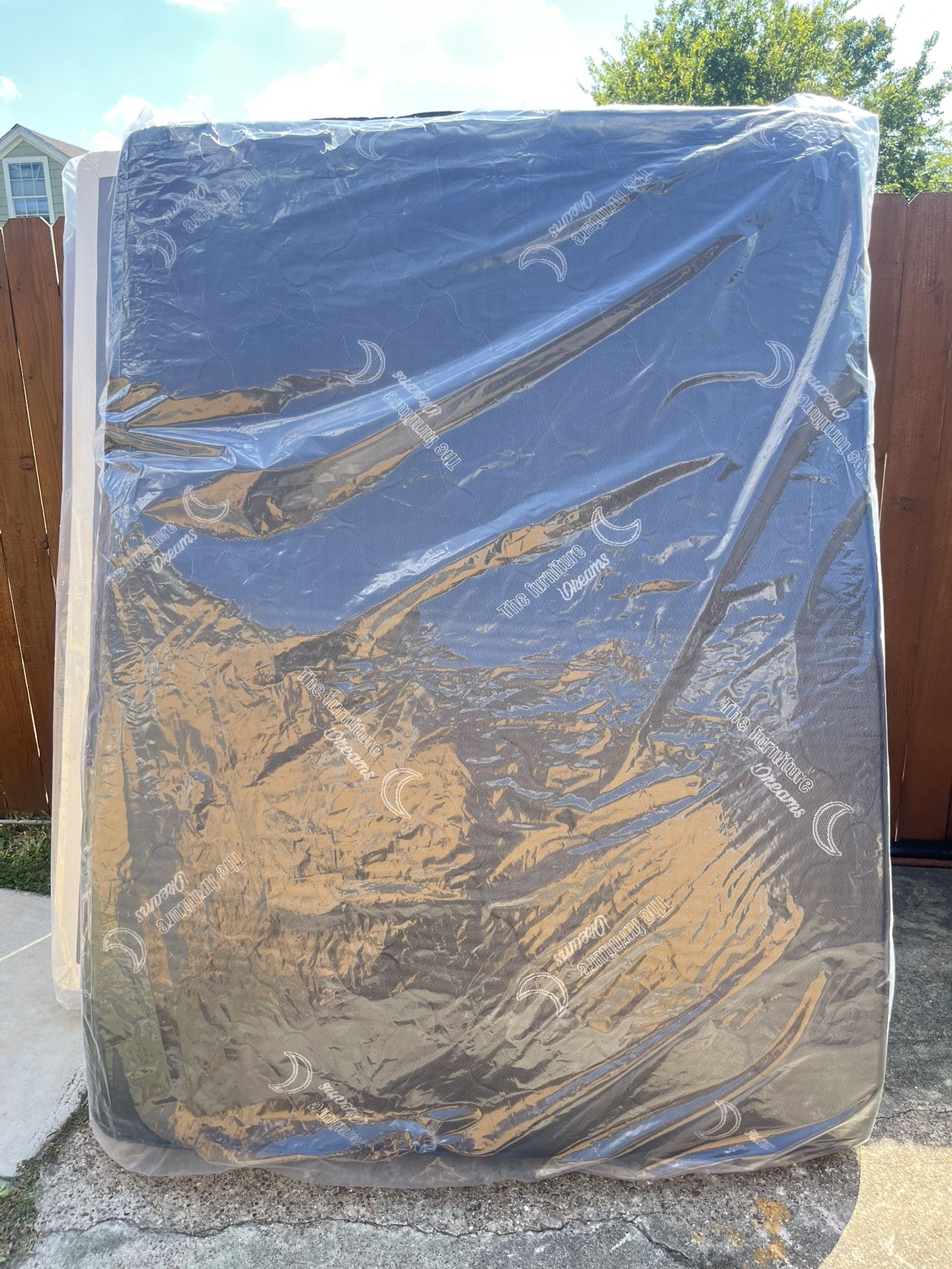 Queen mattress with boxspring