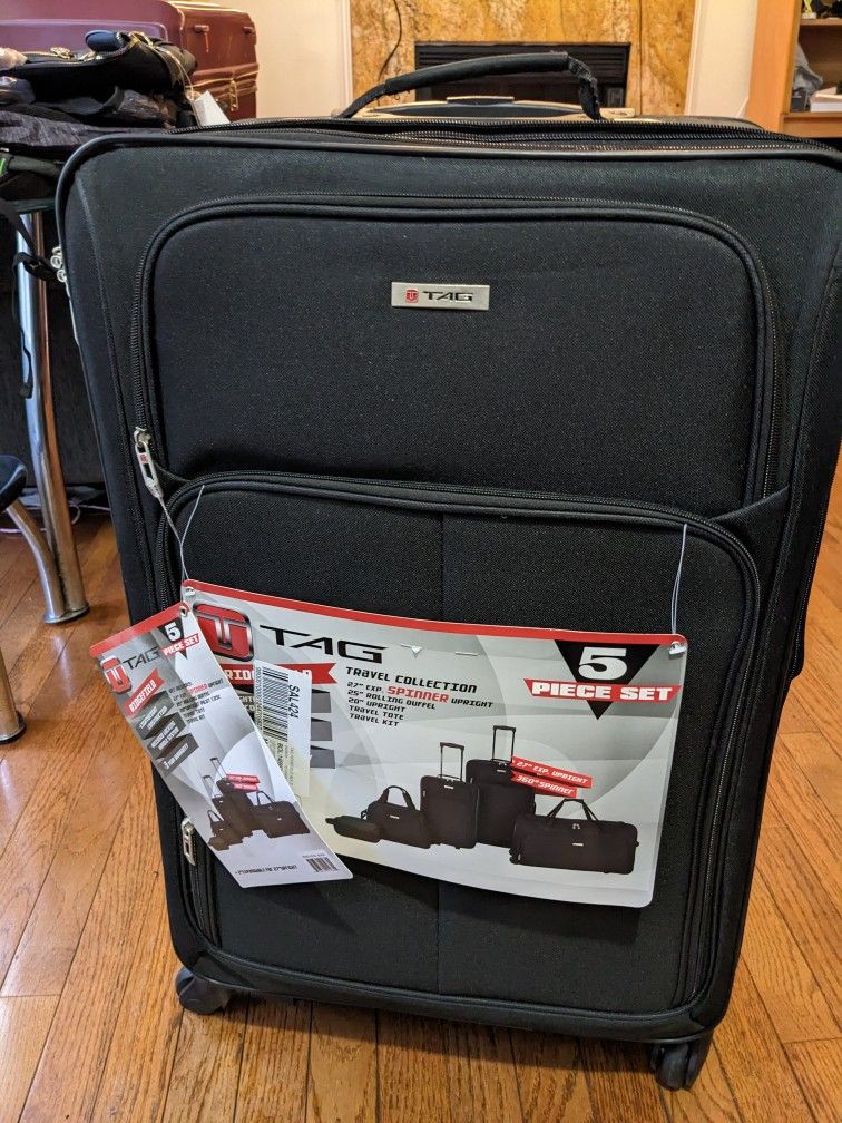 $300 Tag Ridgefield 5 Pc. Softside Luggage Set Black Suitcase Missing 1 (Tote)