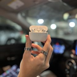 AirPods Pro 2nd Gen – Great Condition