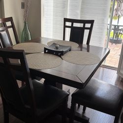 Round dining table and 4 chairs