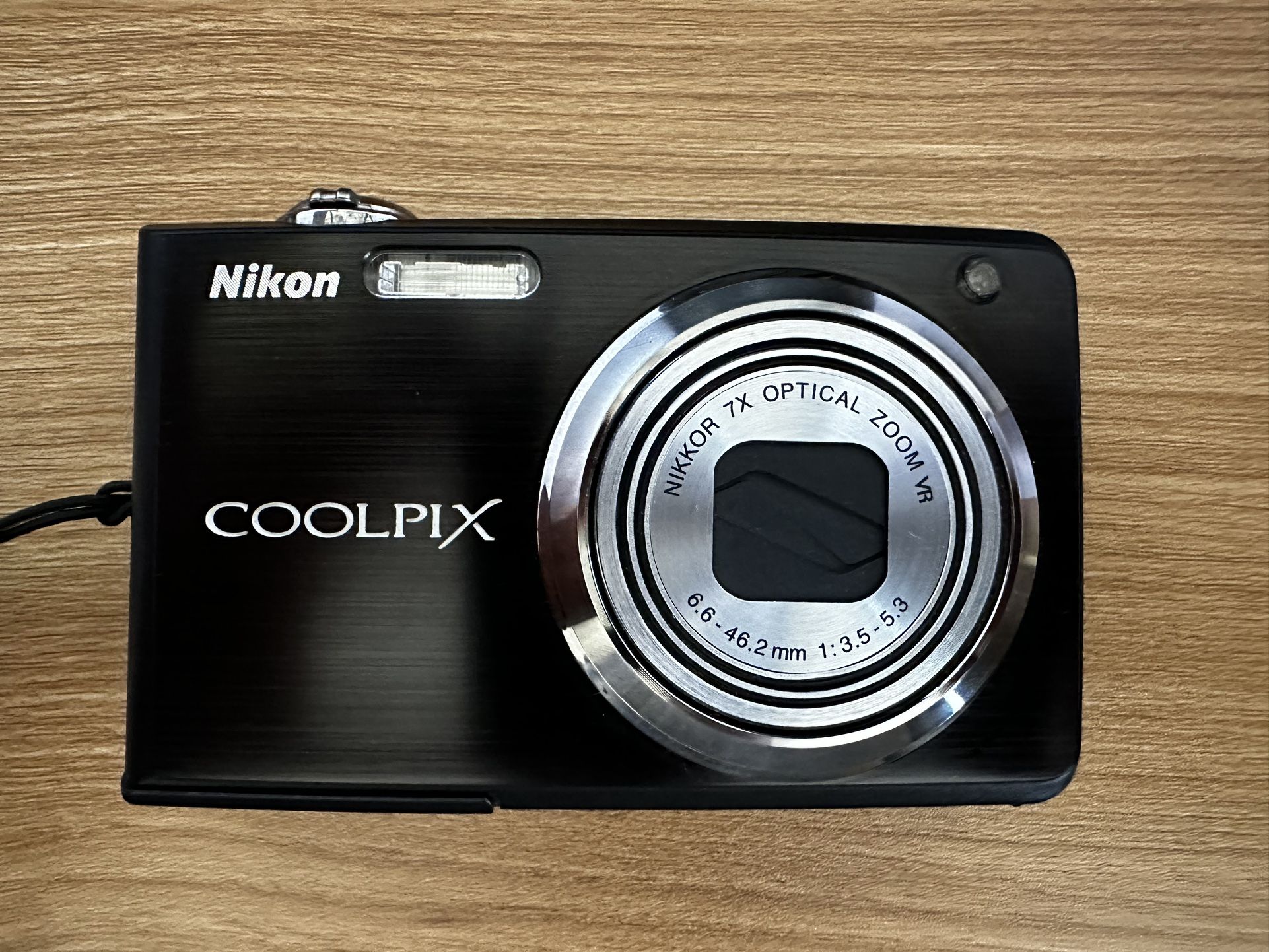 Like New Condition Nikon Coolpix S630 Digital Camera