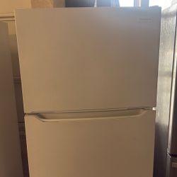 Frigidaire Fridge 