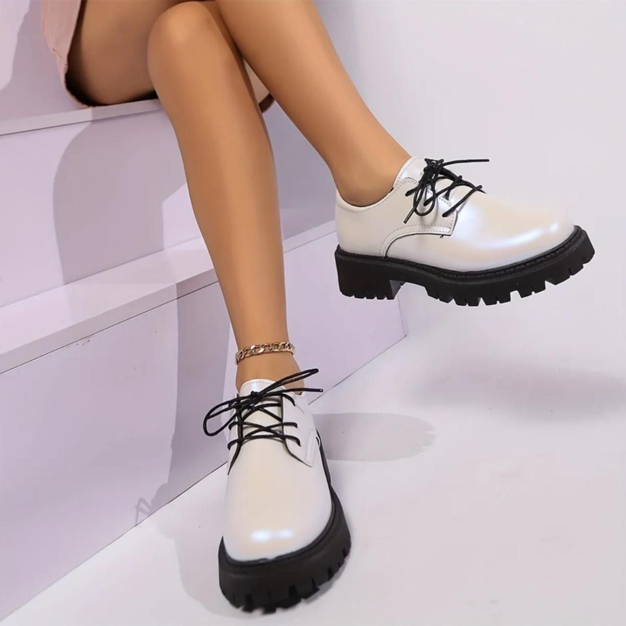 VAN YEX Pearlized Platform Lace-Up Oxfords Loafers w/Color-Changing Laces Sz 10