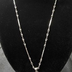 Like New Silver Necklace 