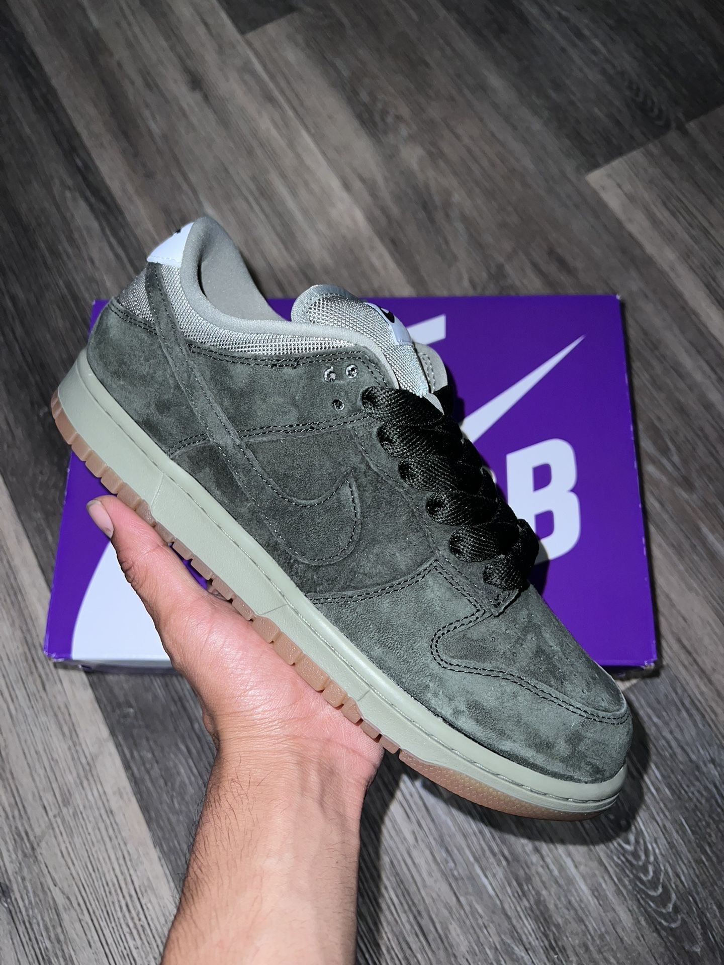 Nike SB Dunk Low Pro B “Sequoia” Size 9.5