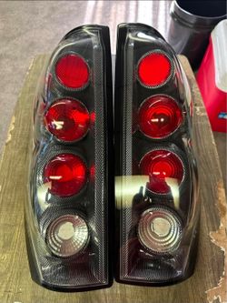 02-06 Chevy Avalanche Taillights Tail Lights Luces Traseras