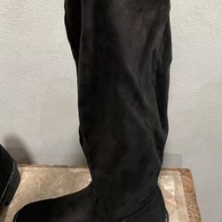 Women’s Boots Size 6