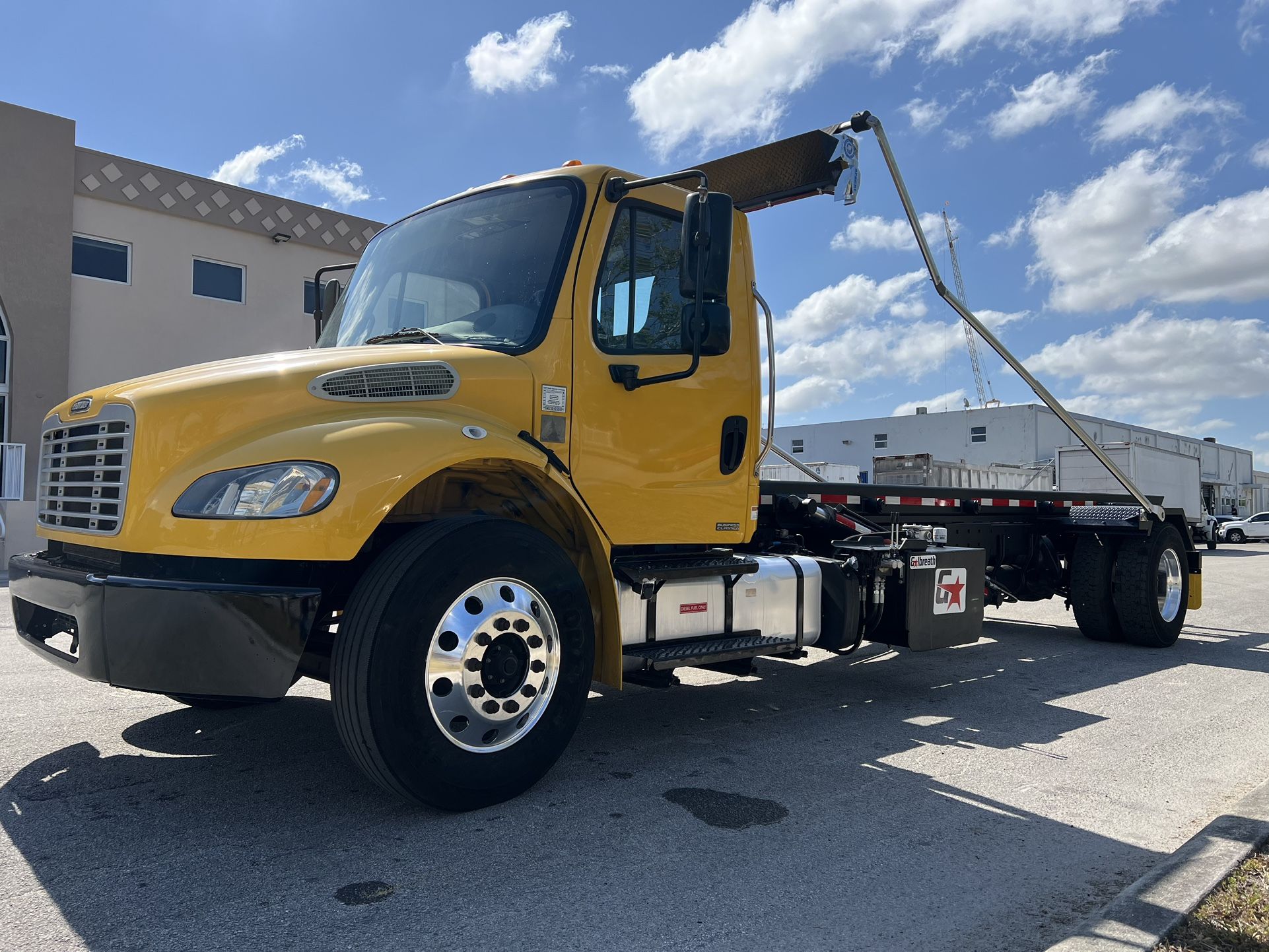 2019 FREIGHTLINER ( NON CDL TRUCK)