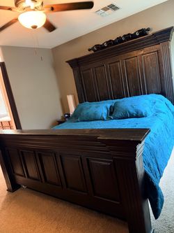 King size bed frame like new