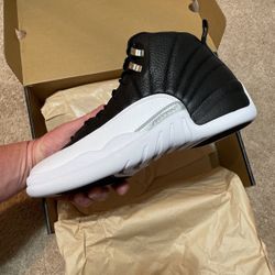 Jordan 12 Playoffs Size 10.5 DS 