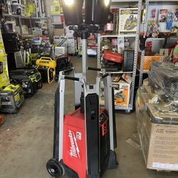 MILWAUKEE MX FUEL ROCKET Tower Light/ Charger 27K Lumens 