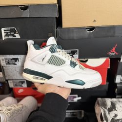 Jordan Oxidized Green 4s size 10 VNDS