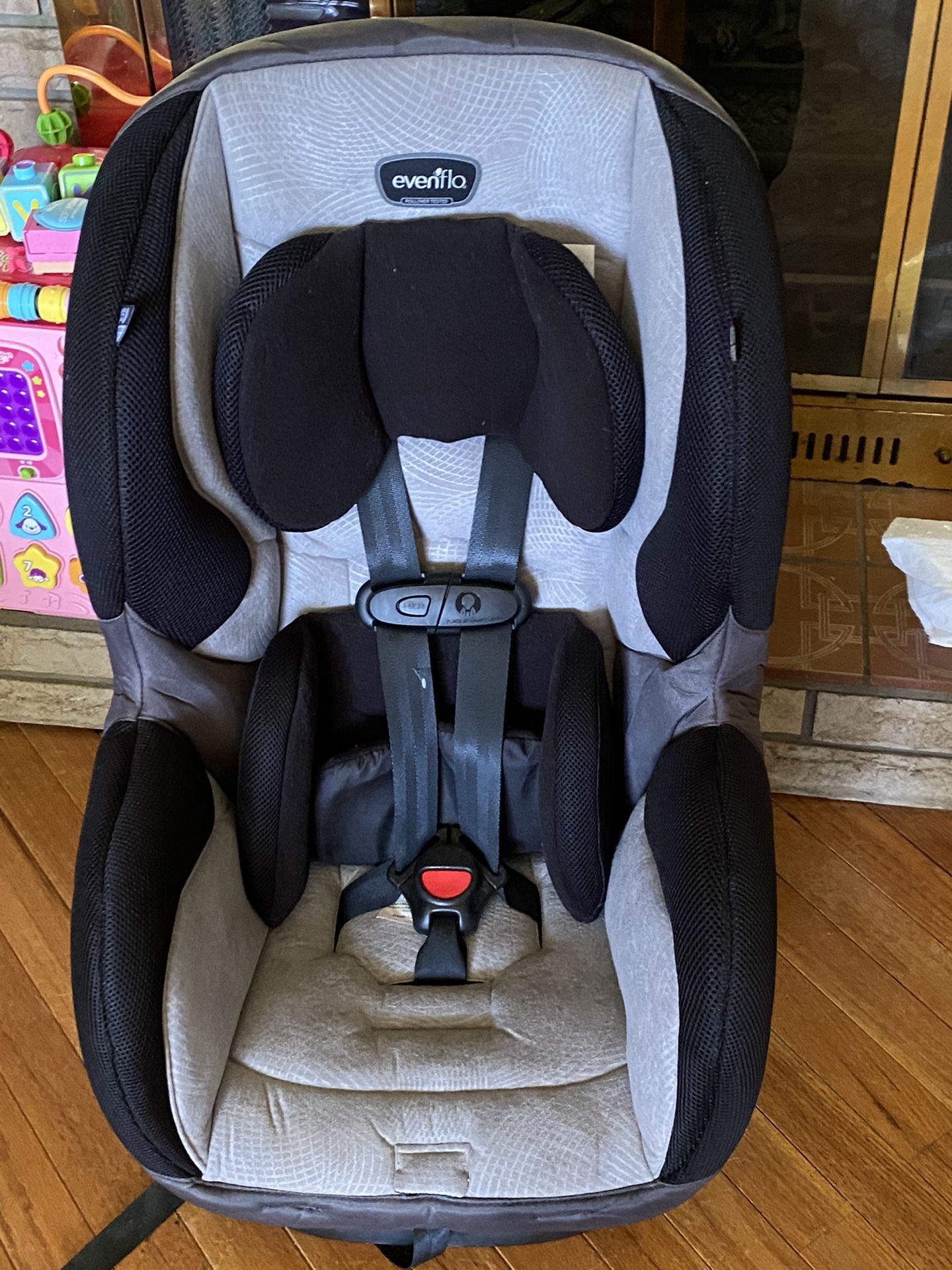 *Brand New Converter Carseat*