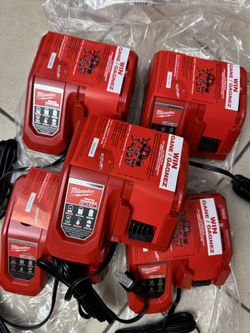 Milwaukee M18/M12 Rapid Charger 