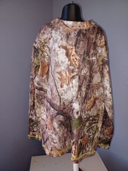 Cabela's Zonz Woodland Camo Long Sleeve Shirt youth medium
Durable Cabela's Zonz Woodland camouflage long sleeve shirt is a size Medium