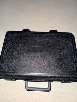 International tow hooks with Plastic Carry Case
