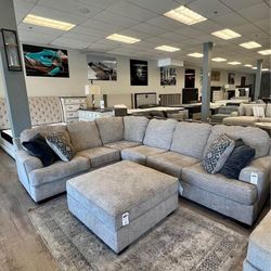 Brand New 🌌$10 Down Payment Finance 🌌Bovarian 2 Piece Sectional 