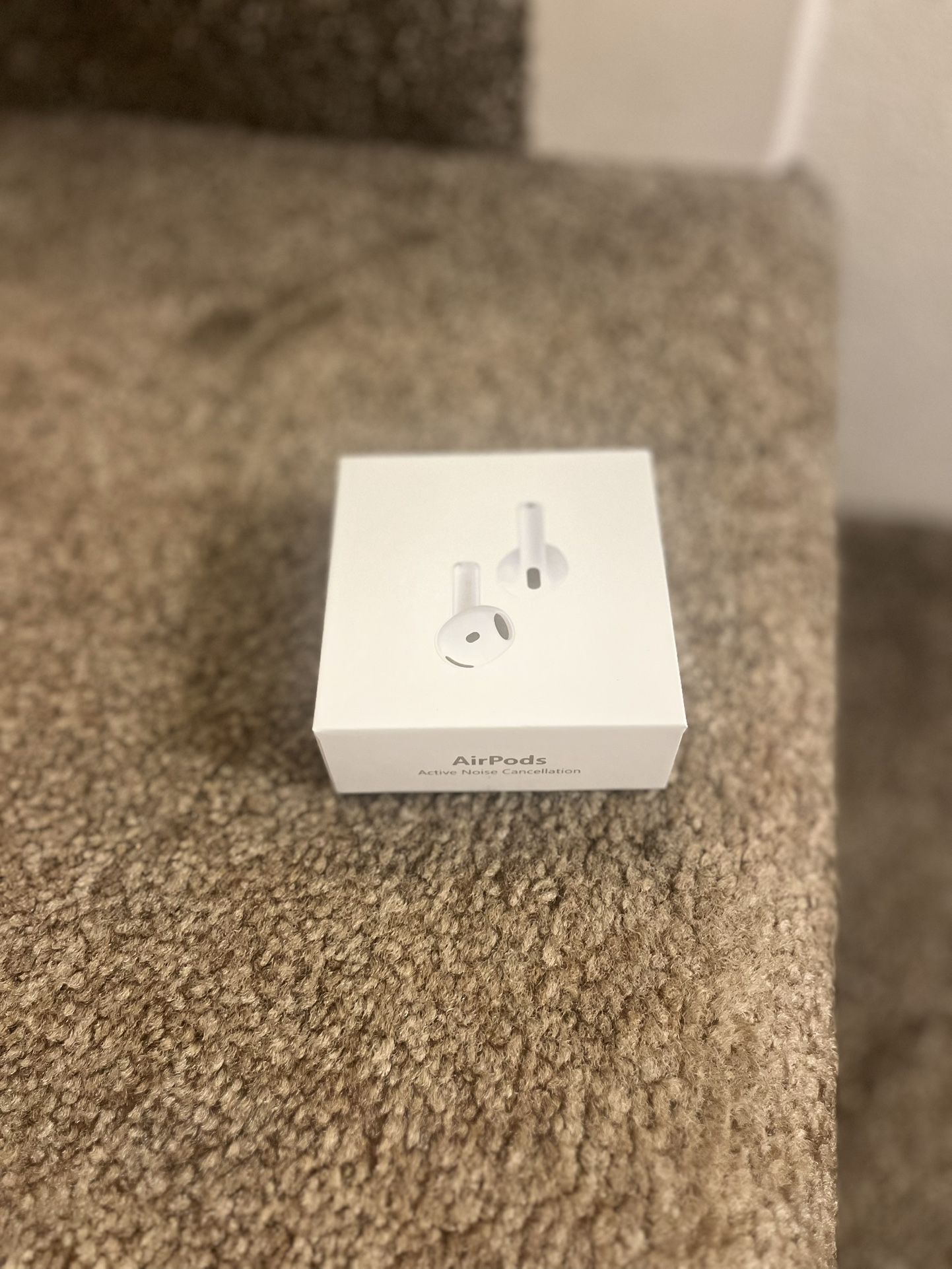 AirPods 4 ( Active Noise Cancellation )