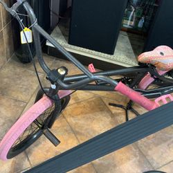 GT Performer Black/Pink Bike
