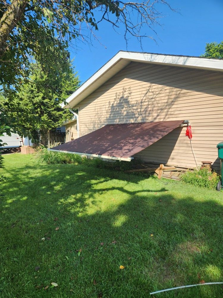 Sun Setter 12 Foot Motorized  Awning 850$ 