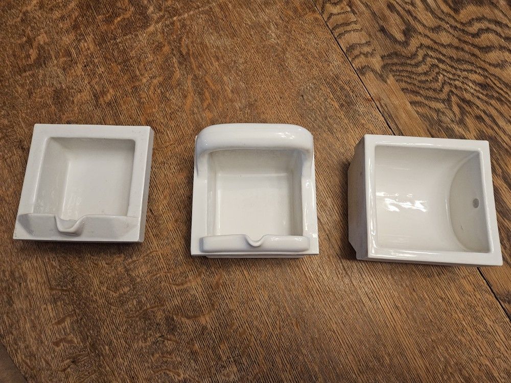 Ceramic Vintage Bathroom Fixtures