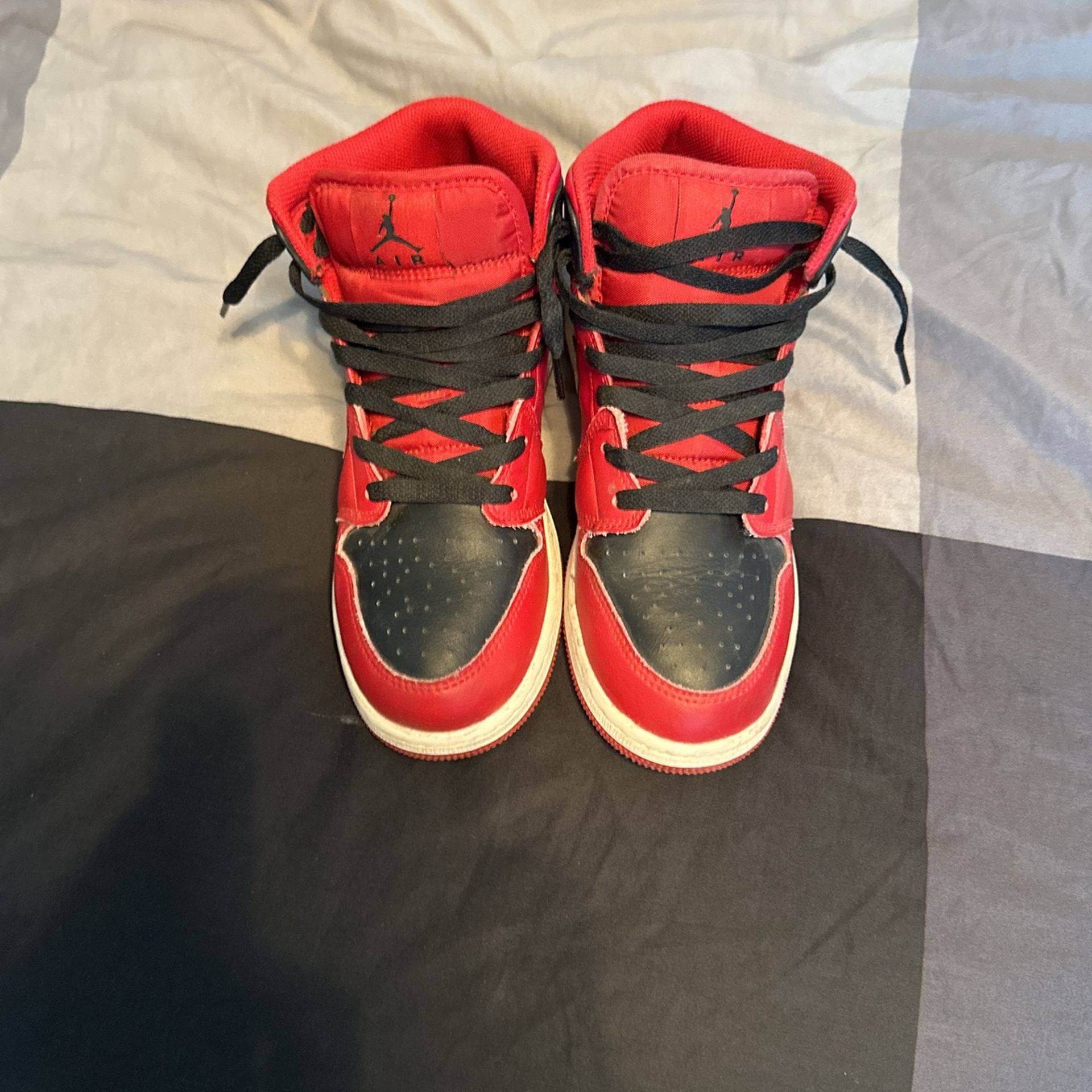 Jordan 1 Mid 6 Youth