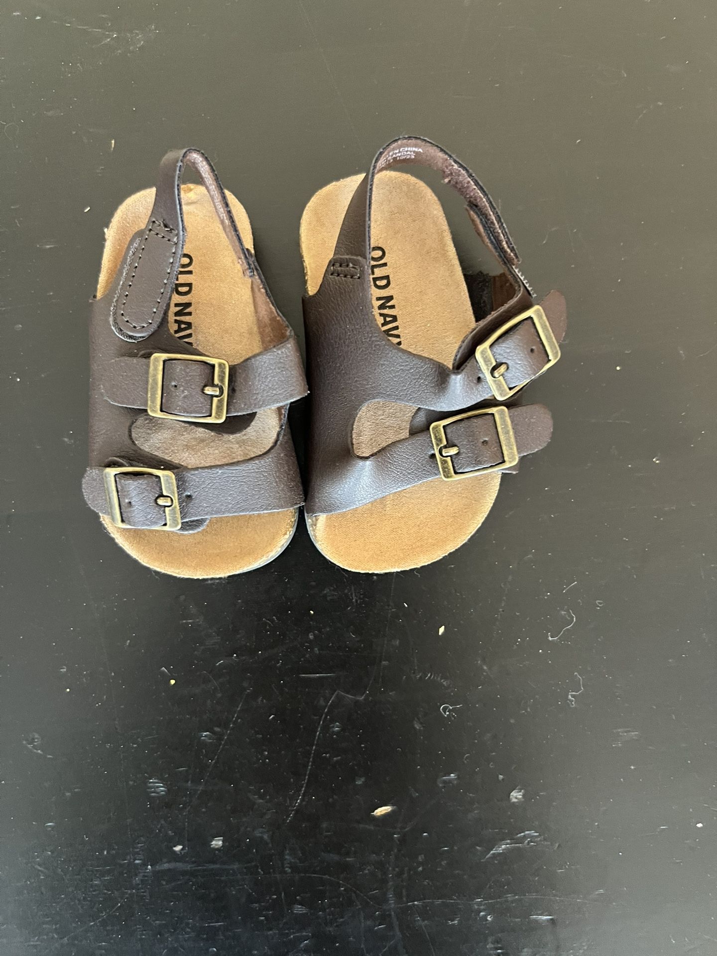 Old Navy Brown Baby Sandals. Size 3-6 Months. Good Condition.