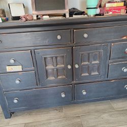 Long Dresser