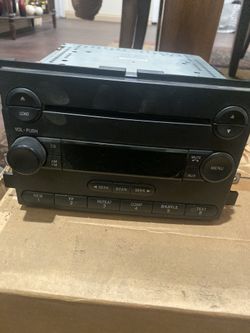Ford F-150 stereo like new